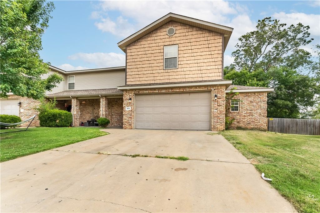 604 NW 17th Court, Bentonville, AR 72712