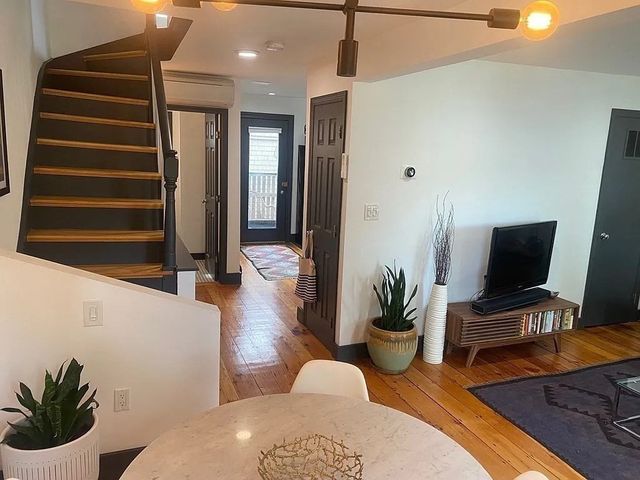 114 Pearl St 2, Cambridge, MA 02139