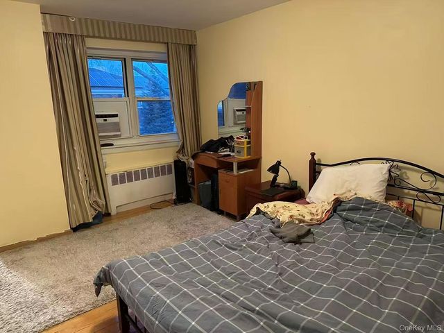 6739 150th Street 350B, Kew Garden Hills, NY 11367