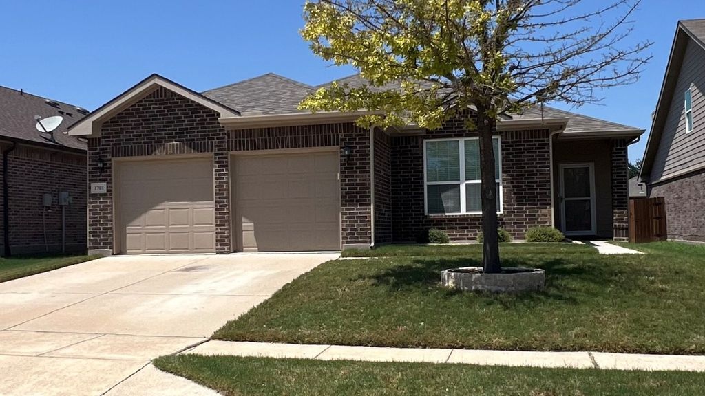 1701 Quail Springs Circle, Fort Worth, TX 76177