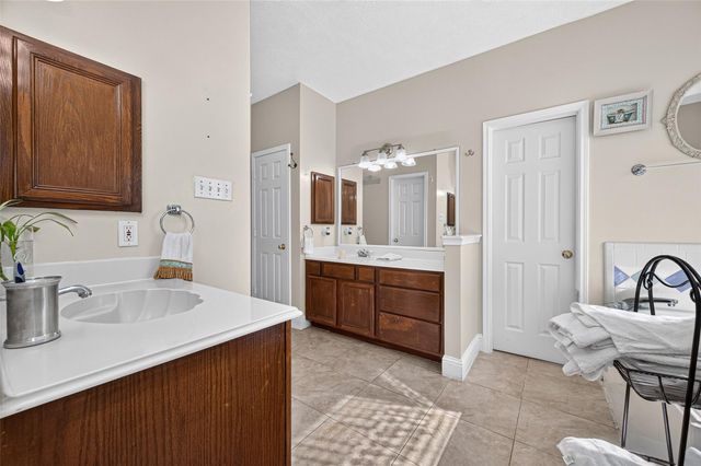 6822 Crystal Point Drive, Katy, TX 77449