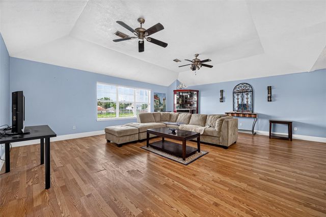 6822 Crystal Point Drive, Katy, TX 77449