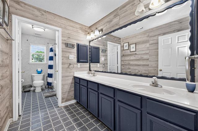 6822 Crystal Point Drive, Katy, TX 77449