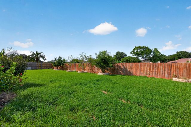 6822 Crystal Point Drive, Katy, TX 77449
