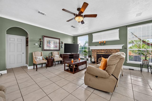 6822 Crystal Point Drive, Katy, TX 77449