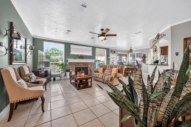 6822 Crystal Point Drive, Katy, TX 77449