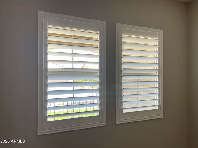 16068 W Questa Drive, Surprise, AZ 85387