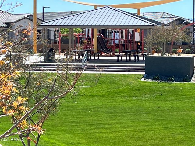 16068 W Questa Drive, Surprise, AZ 85387