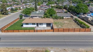 1209 Peach Ave, Livingston, CA 95334