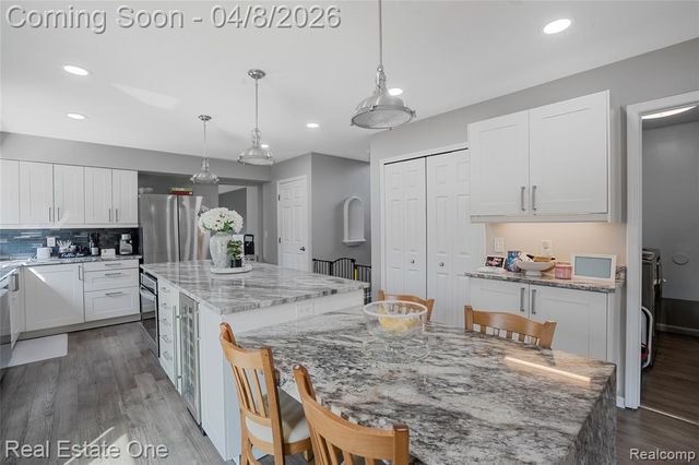 2590 Oakham Court, Canton, MI 48188