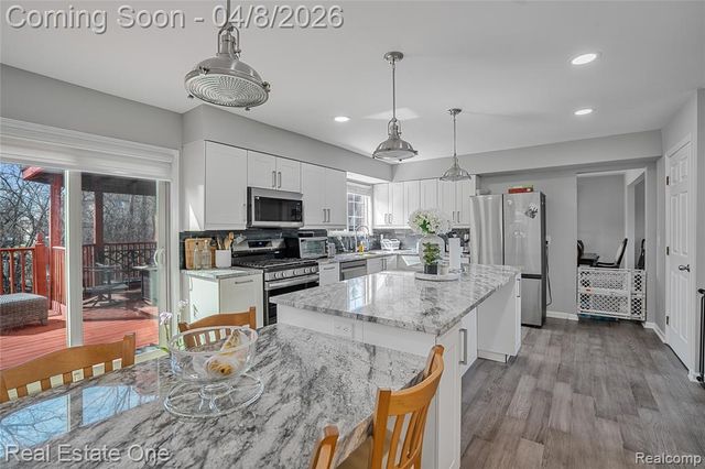 2590 Oakham Court, Canton, MI 48188