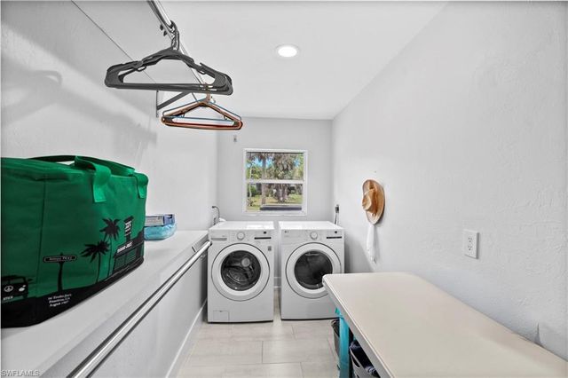 3740 13th AVE SW, Naples, FL 34117