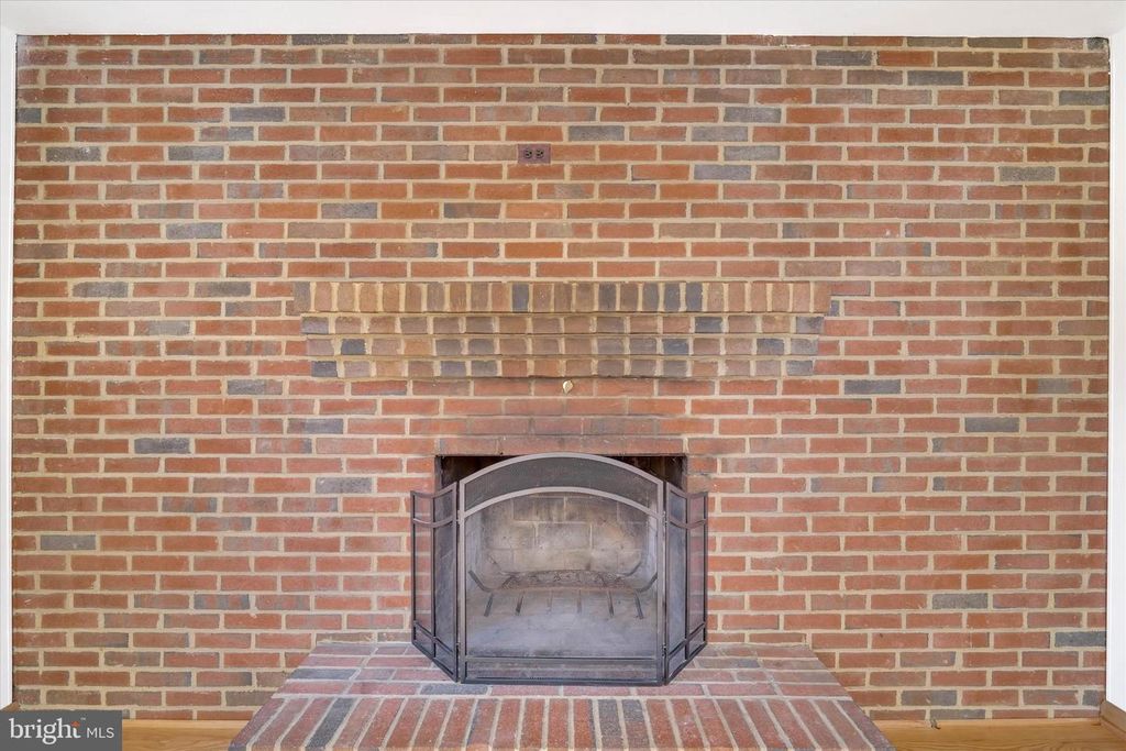 Image 16 of property listing at 319 SCHOOL LN, Linthicum Heights, MD 21090