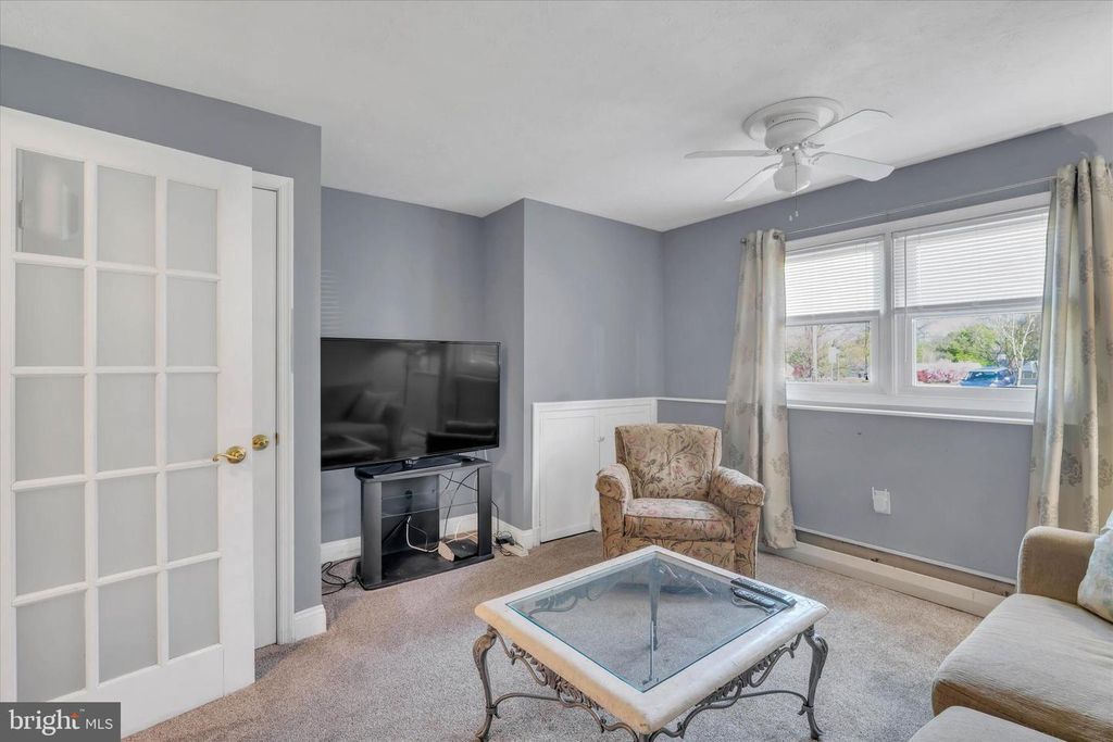 Image 21 of property listing at 319 SCHOOL LN, Linthicum Heights, MD 21090