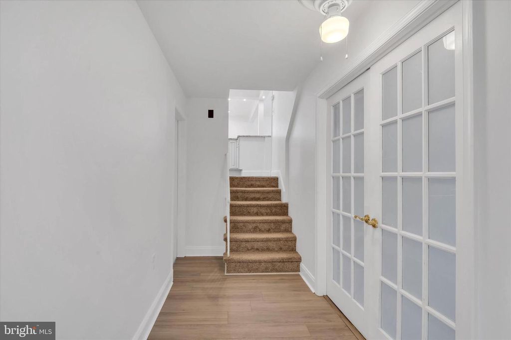 Image 23 of property listing at 319 SCHOOL LN, Linthicum Heights, MD 21090