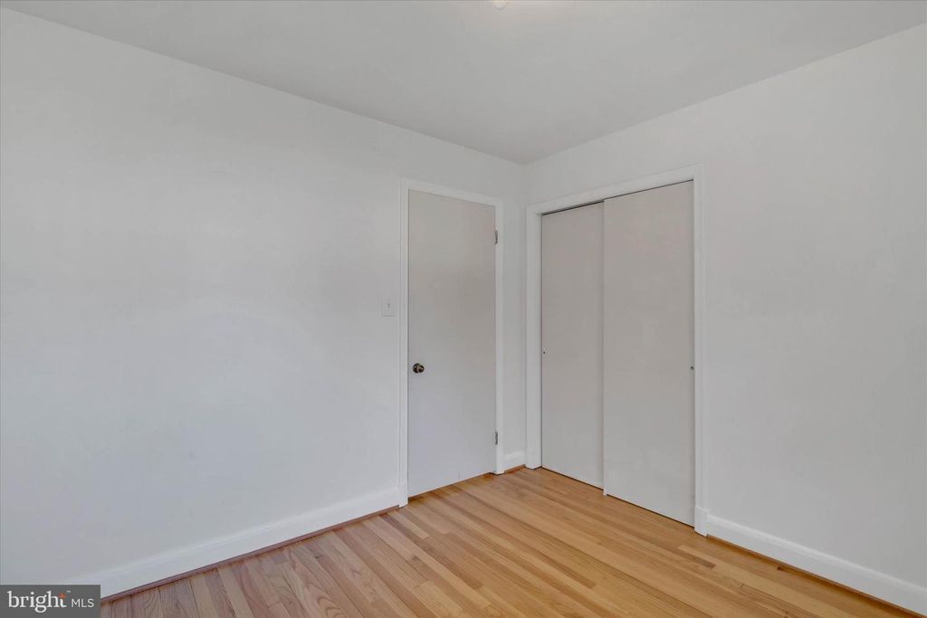 Image 25 of property listing at 319 SCHOOL LN, Linthicum Heights, MD 21090