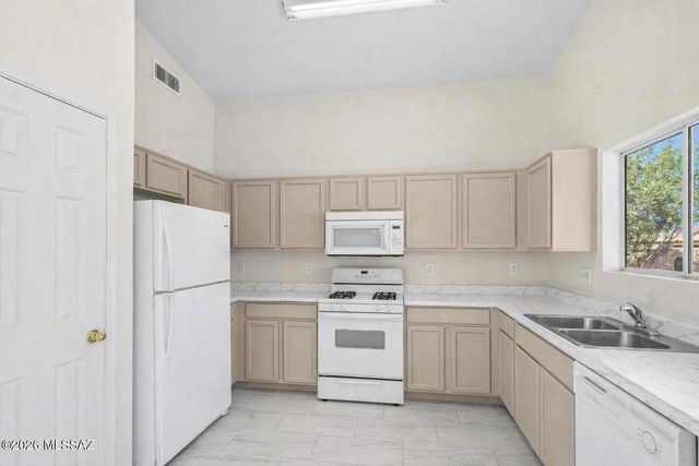 2202 W Burlwood Way, Tucson, AZ 85745