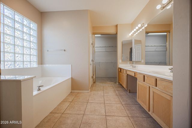 522 N KIMBERLEE Way, Chandler, AZ 85225