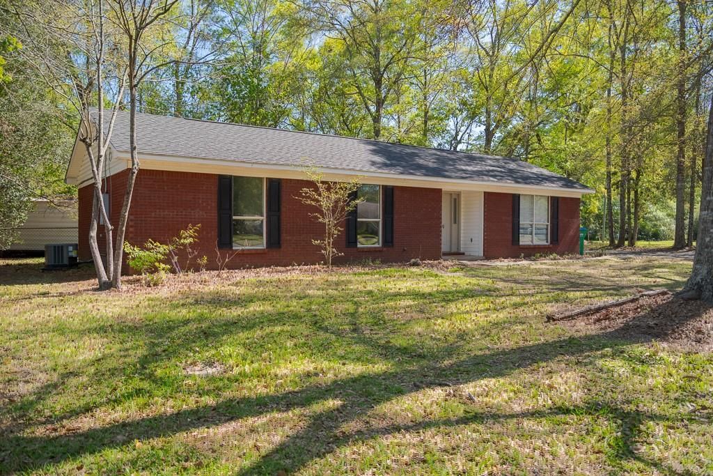 929 Joaneen Drive, Saraland, AL 36571