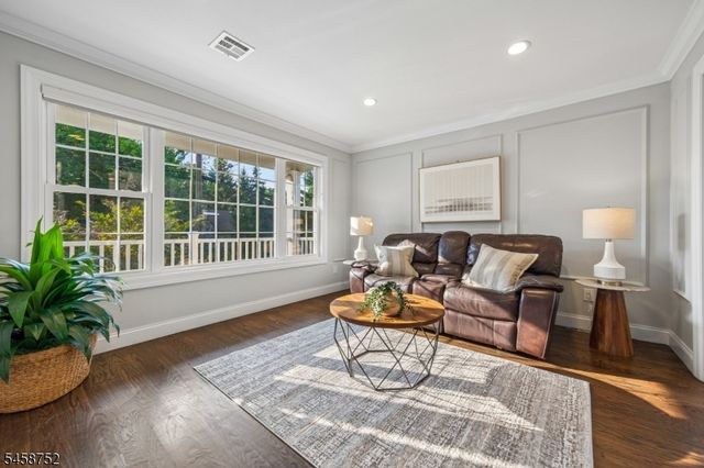 9 Burnet Hill Rd, Livingston Twp., NJ 07039