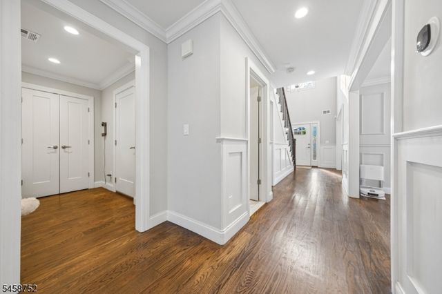 9 Burnet Hill Rd, Livingston Twp., NJ 07039