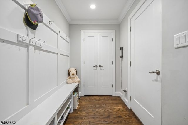 9 Burnet Hill Rd, Livingston Twp., NJ 07039