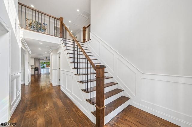 9 Burnet Hill Rd, Livingston Twp., NJ 07039