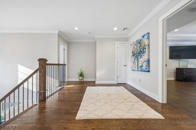 9 Burnet Hill Rd, Livingston Twp., NJ 07039