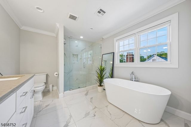 9 Burnet Hill Rd, Livingston Twp., NJ 07039