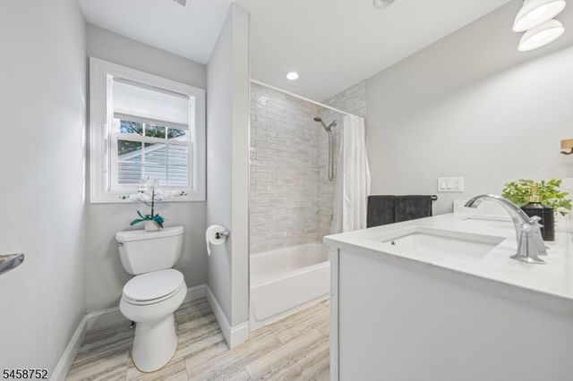 9 Burnet Hill Rd, Livingston Twp., NJ 07039