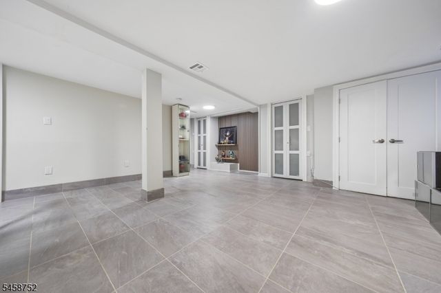 9 Burnet Hill Rd, Livingston Twp., NJ 07039