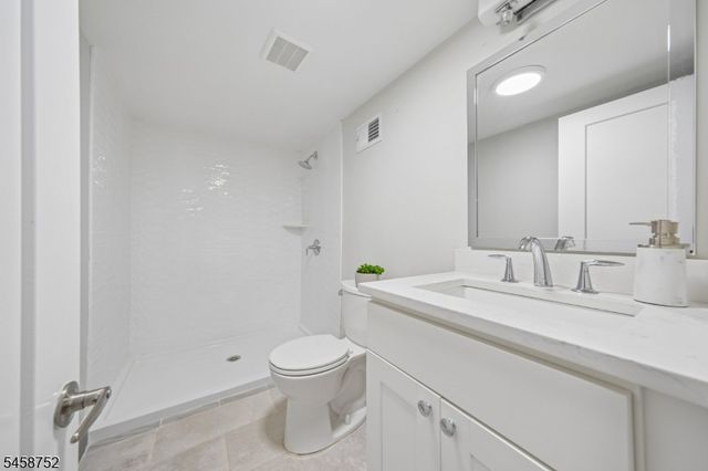 9 Burnet Hill Rd, Livingston Twp., NJ 07039