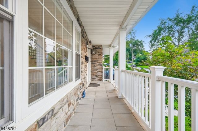 9 Burnet Hill Rd, Livingston Twp., NJ 07039