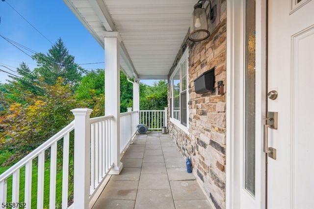 9 Burnet Hill Rd, Livingston Twp., NJ 07039