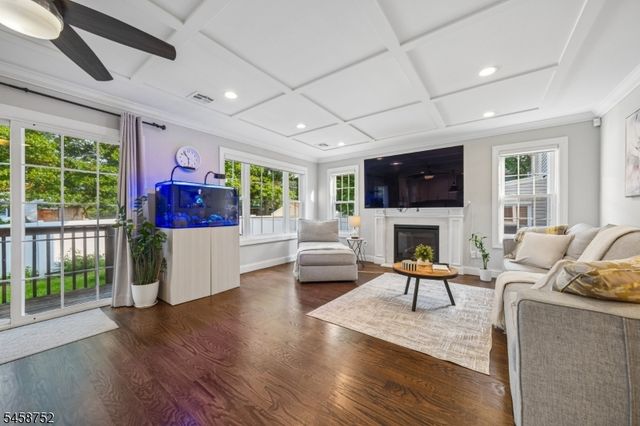 9 Burnet Hill Rd, Livingston Twp., NJ 07039