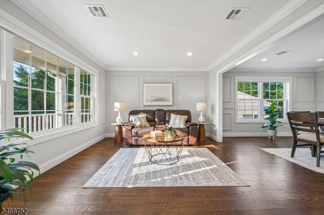 9 Burnet Hill Rd, Livingston Twp., NJ 07039