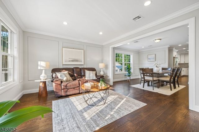9 Burnet Hill Rd, Livingston Twp., NJ 07039