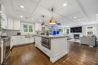 9 Burnet Hill Rd, Livingston Twp., NJ 07039