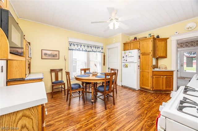 419 Williams Avenue, Williamstown, WV 26187