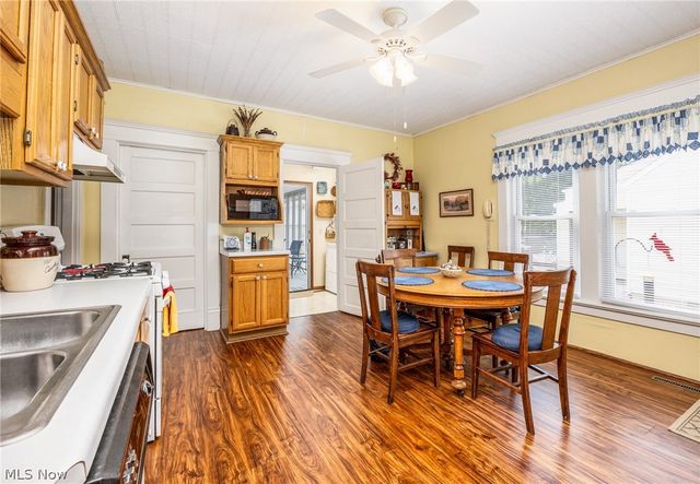 419 Williams Avenue, Williamstown, WV 26187