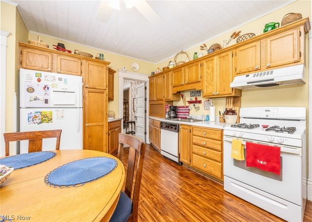 419 Williams Avenue, Williamstown, WV 26187
