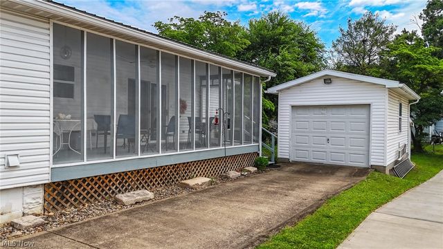 419 Williams Avenue, Williamstown, WV 26187
