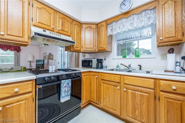 419 Williams Avenue, Williamstown, WV 26187