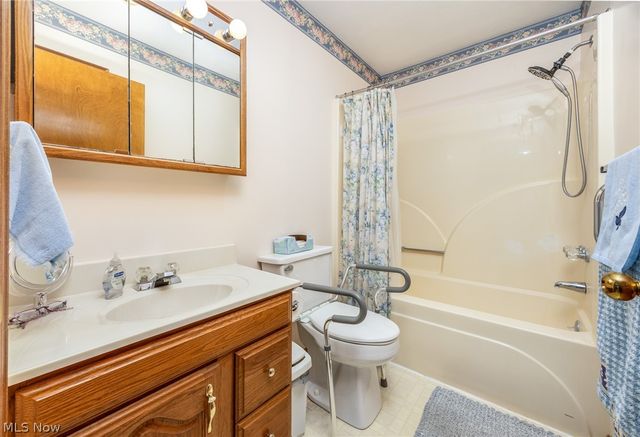 419 Williams Avenue, Williamstown, WV 26187