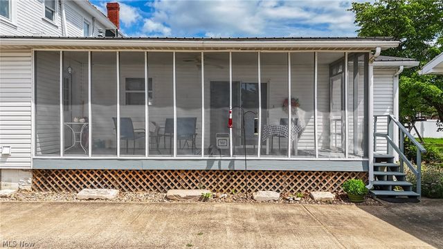 419 Williams Avenue, Williamstown, WV 26187
