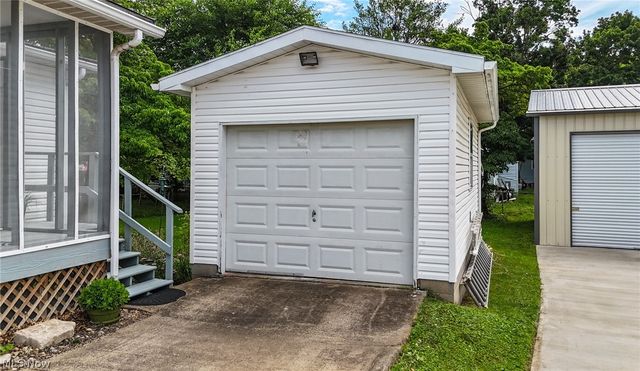 419 Williams Avenue, Williamstown, WV 26187