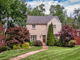 178 Parkridge Ln, Mt Lebanon, PA 15228