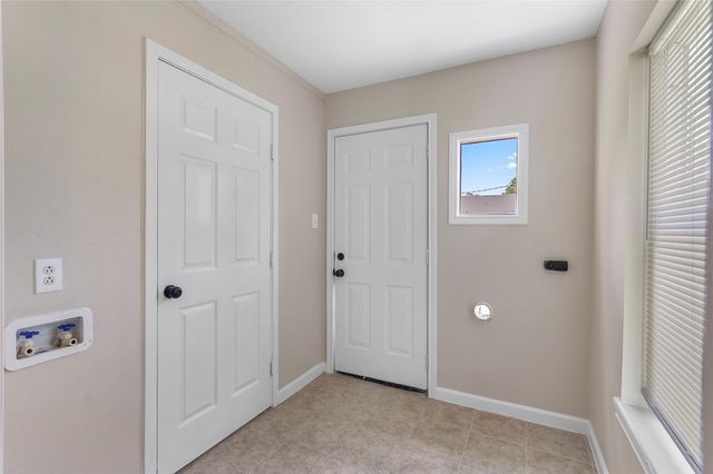102 S 5th Street, Alvin, TX 77511