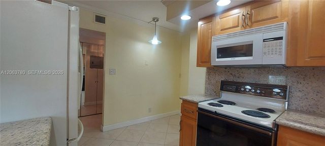 1900 Diana Dr 3A, Hallandale Beach, FL 33009