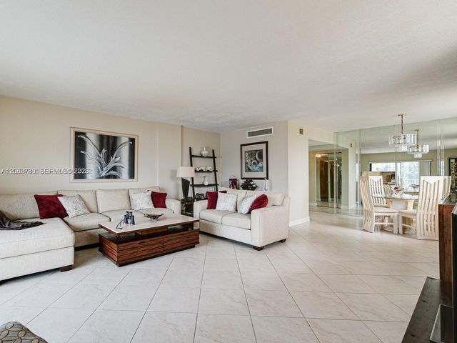 1900 Diana Dr 3A, Hallandale Beach, FL 33009